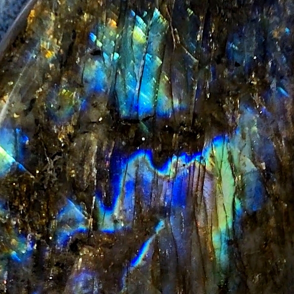 Big Bright Beauty! Large Labradorite Free-form - Picture 15 of 17